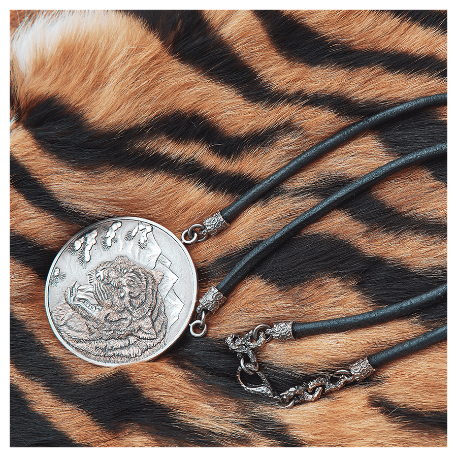 Серебряная монета-амулет «Тигр»