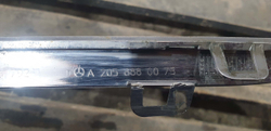 Молдинг решетки радиатора Mercedes C (W205) 14-18 Б/У Оригинал A2058880073