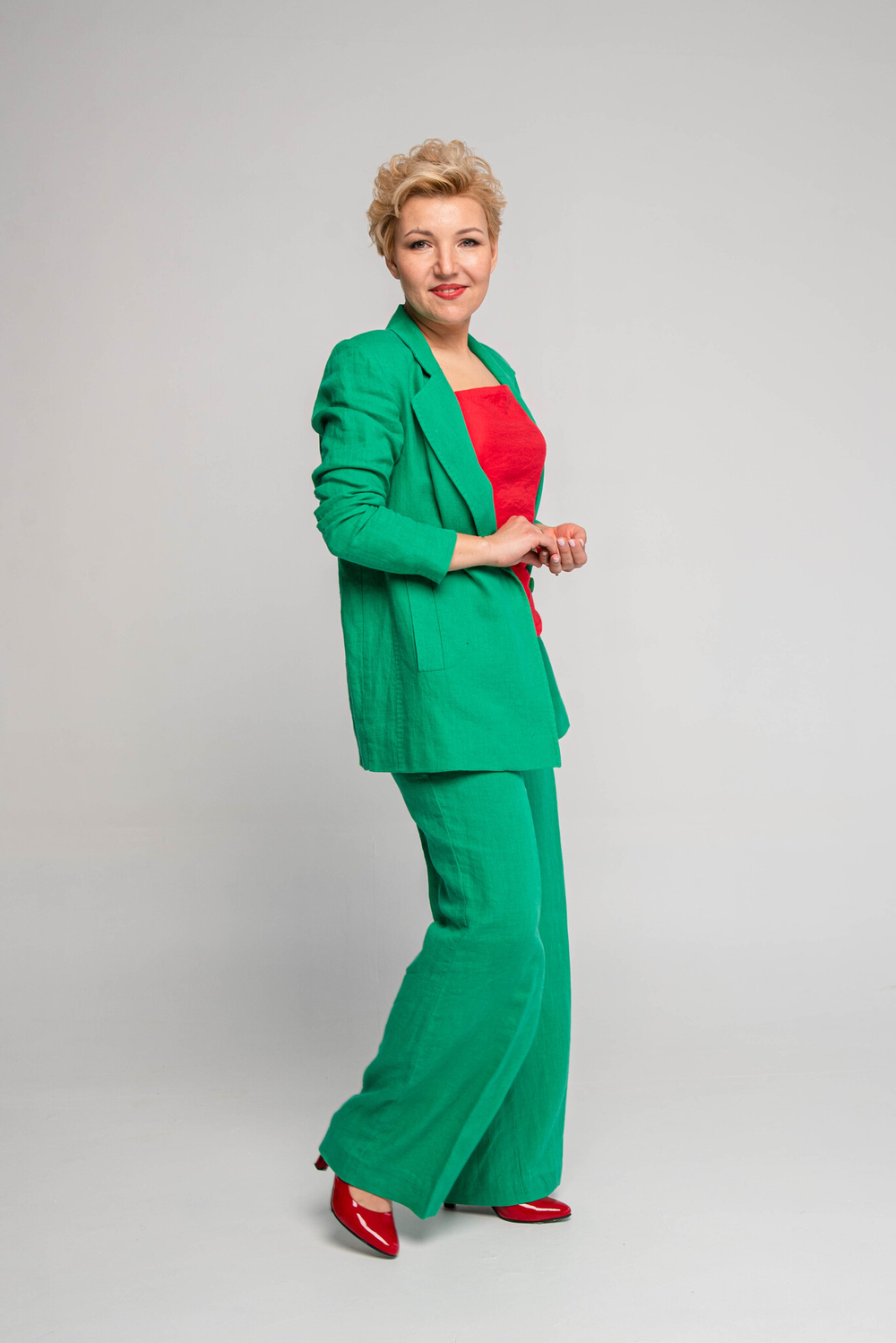 Топ женский летний на тонких бретелях под пиджак вечерний на молнии на лето базовый повседневный на каждый день блузка алый бордовый яркий легкий универсальный удобный