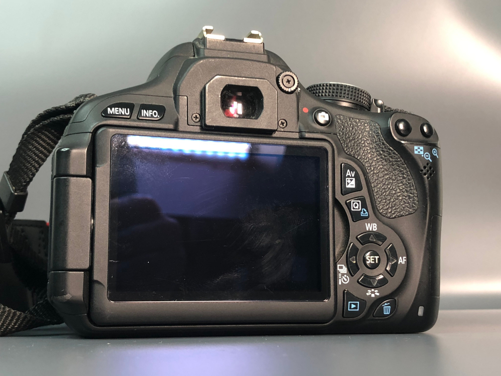 Canon 600D Kit 18-55mm 3.5-5.6 IS STM II 3.700 кадров