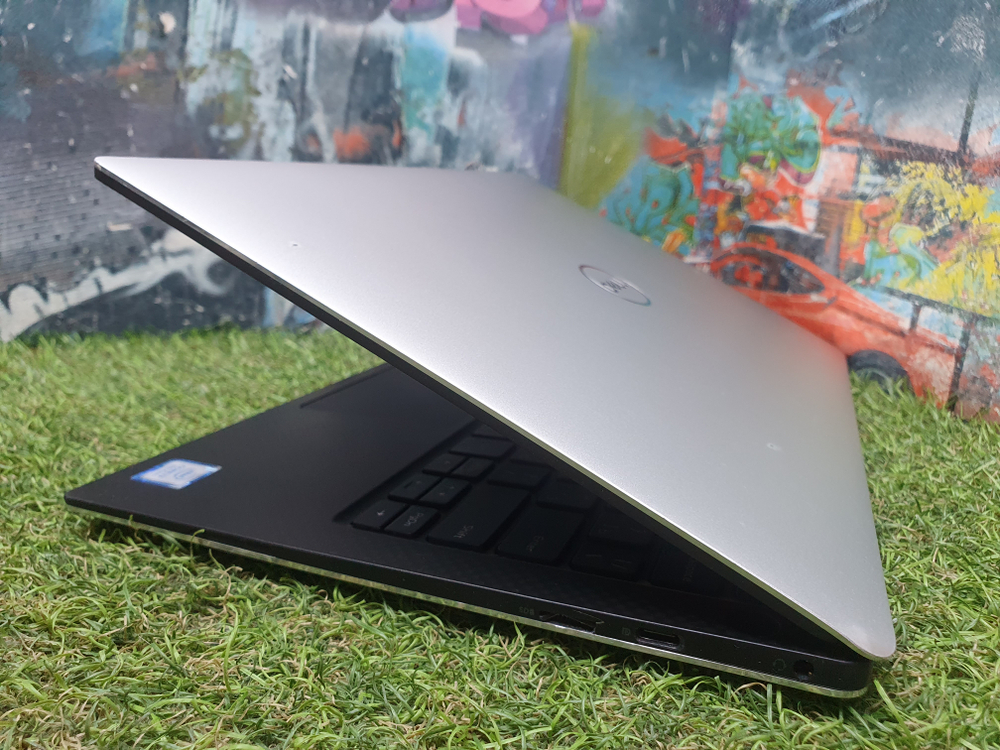 Ультрабук Dell i7-8/8Gb/FHD/ xps p82g
