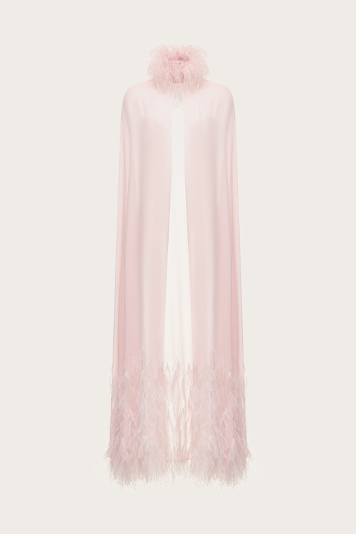 КЕЙП ИЗ ШЕЛКОВОГО ШИФОНА, ВРУЧНУЮ РАСШИТЫЙ ПЕРЬЯМИ