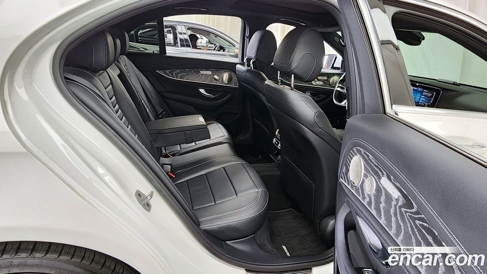 Mercedes-Benz E-Class W213 E300e 4MATIC Exclusive (04.2021)