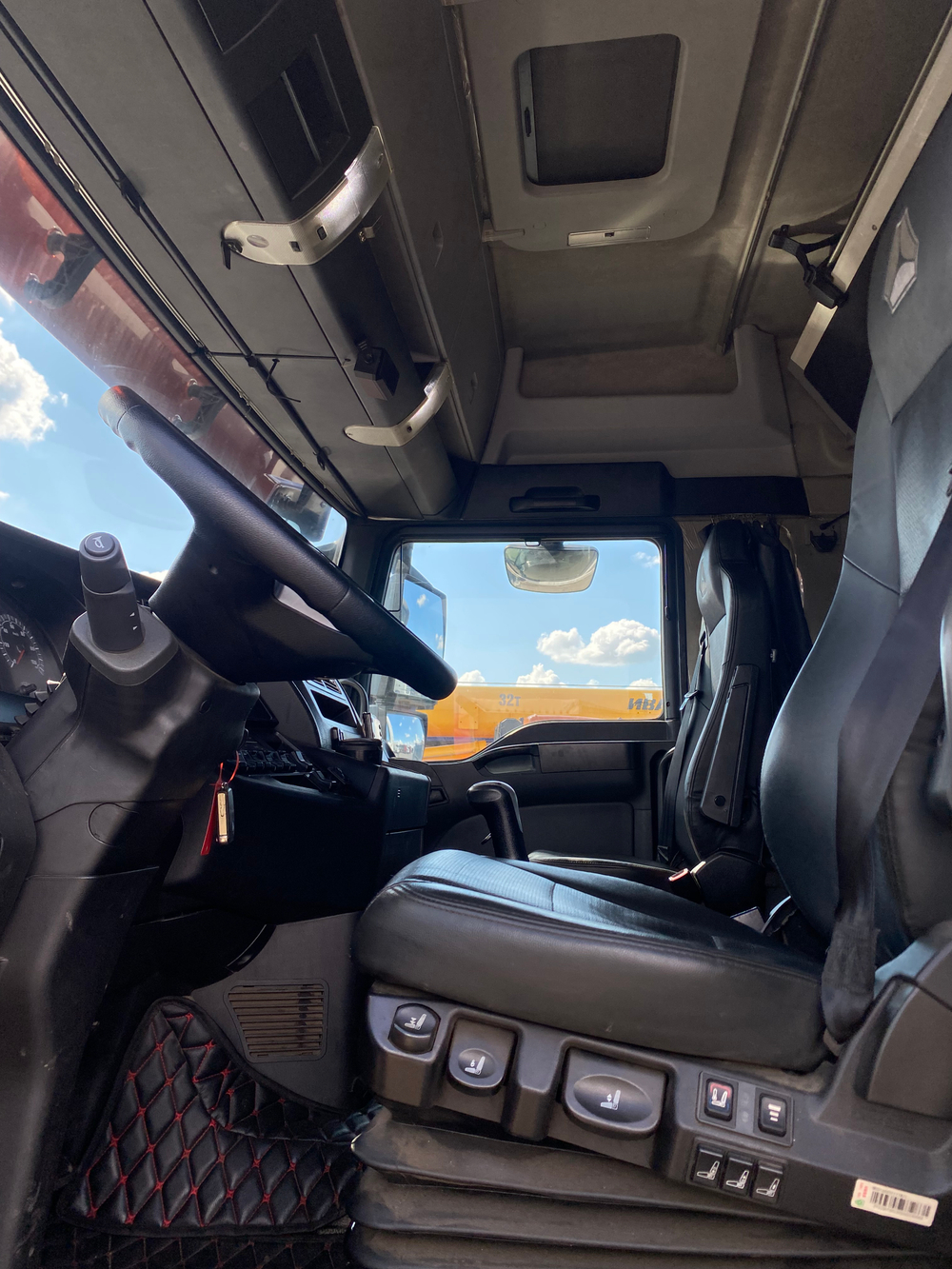 SITRAK C7H 6x4 Седельный тягач ZZ4256V364HE (Дизельный, 12,4 л, 540 л.с., МТ)