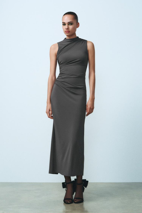 ZARA ПЛАТЬЕ МИДИ СО СБОРКОЙ, СВИНЦОВЫЙ