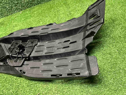 Решетка перед. бампера Mercedes GLE c167 23-нв AMG