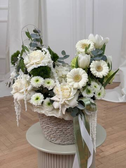 Авторская корзина "Зелень весны"