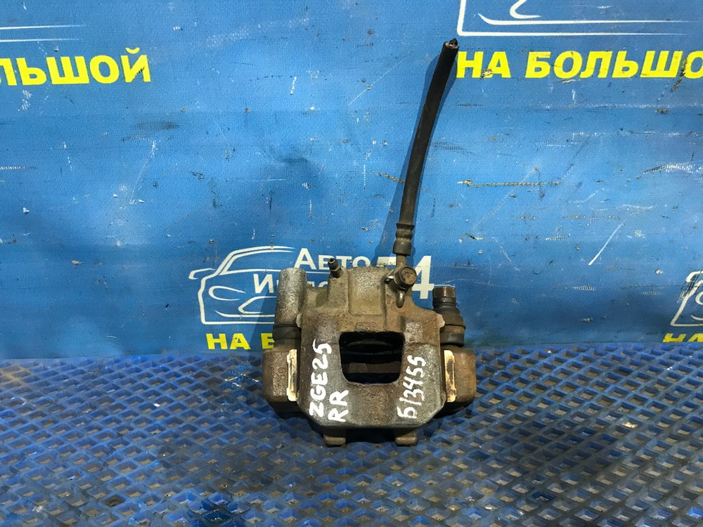 Суппорт тормозной задний правый TOYOTA WISH 2009-2012