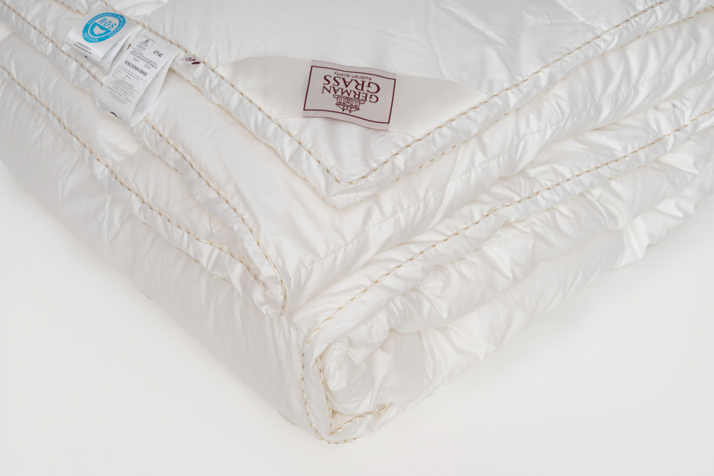 Одеяло всесезонное с бортиком 200х200 German Grass King Down