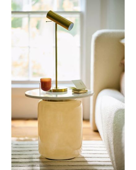 Золотая настольная лампа “Ллойд”