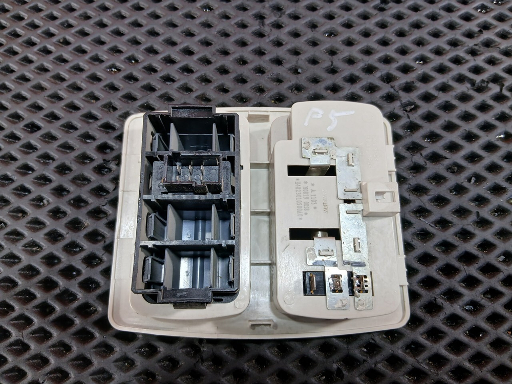 Плафон внутреннего освещения