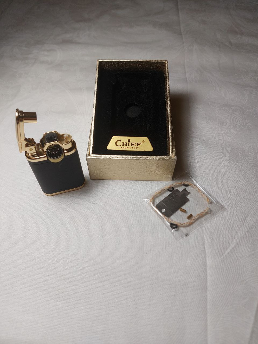 Зажигалка бензиновая кремниевая черная