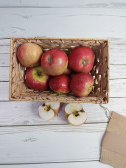 Яблоки Малинка 500 - 600 гр.