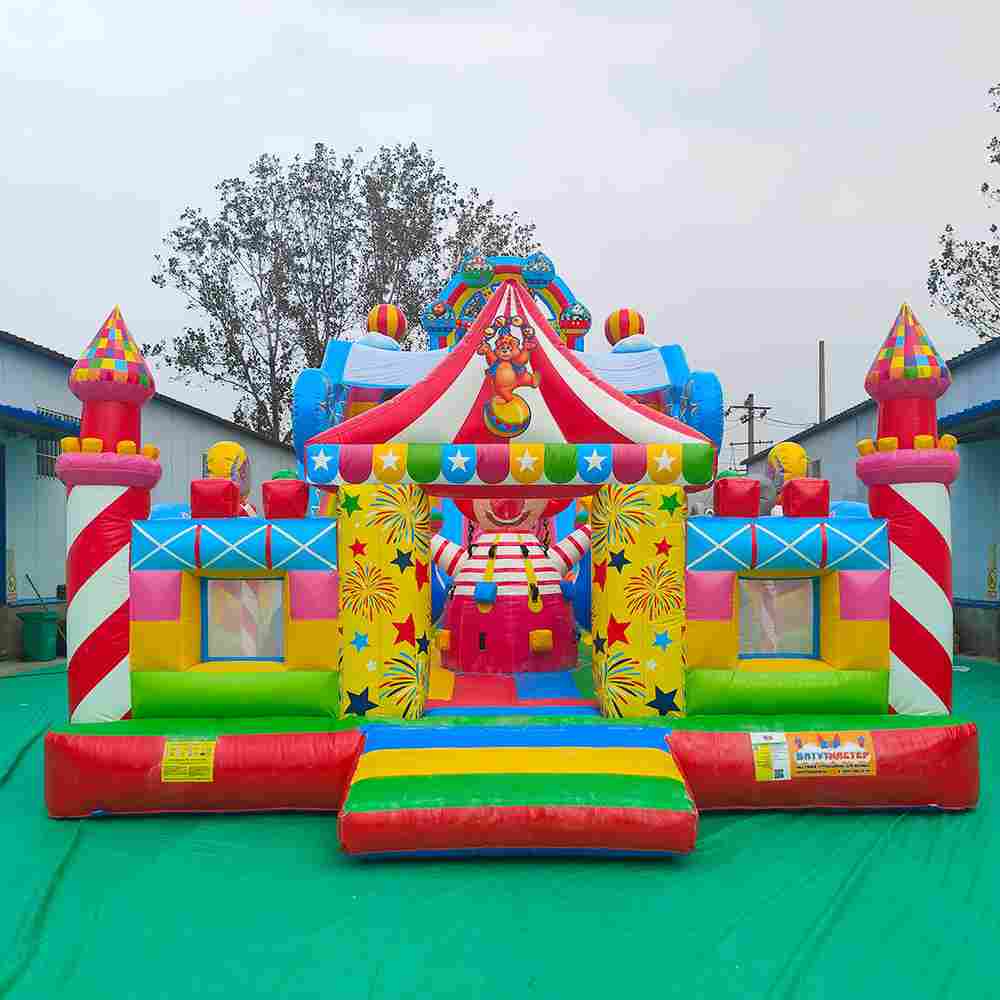 Коммерческий надувной батут «Парк развлечений 5» 12*6*7 м