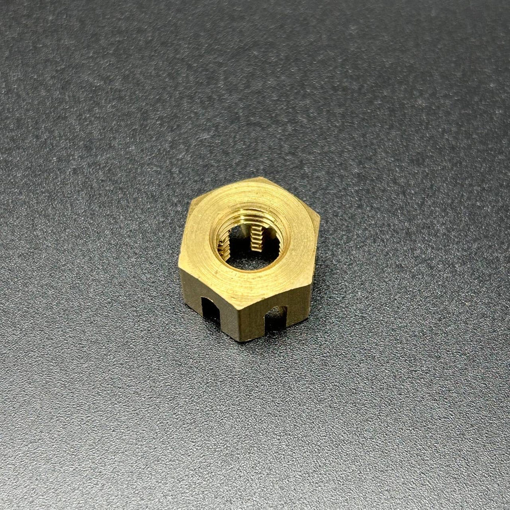 Гайка крепления гребного винта MERCURY/Tohatsu 4-9.9 (11-16147) (Quicksilver)