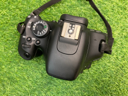 Canon EOS Rebel T3 ( 600D ) 3.800 кадров