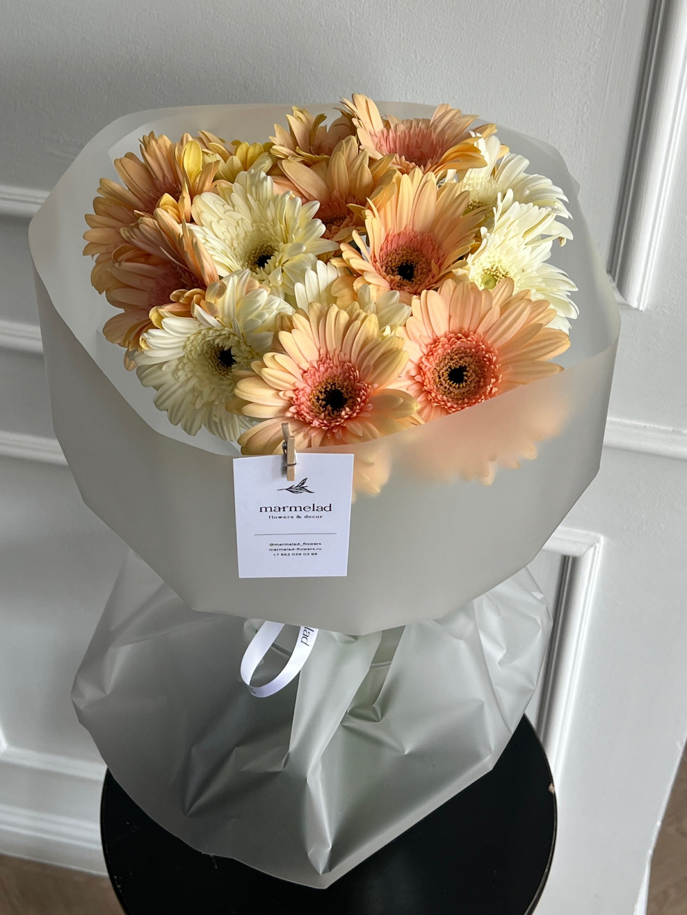 Букет из гербер в кремовом оттенке 15 шт