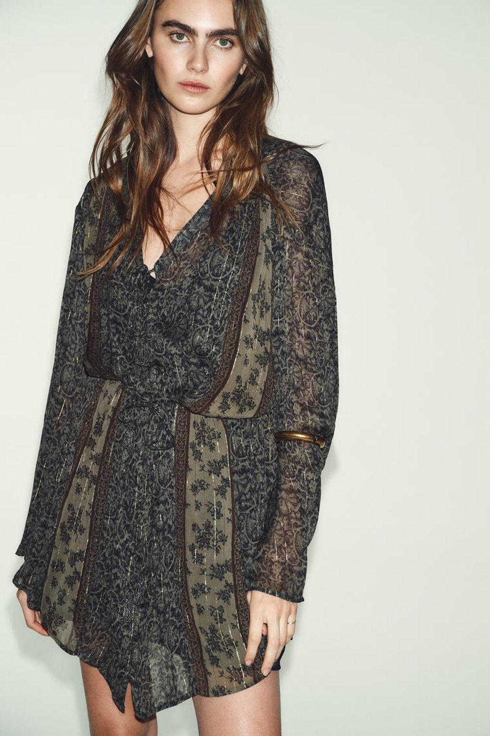 ZARA ПЛАТЬЕ С ПРИНТОМ И БЛЕСТЯЩЕЙ НИТЬЮ, РАЗНОЦВЕТНЫЙ