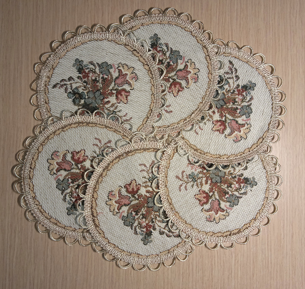 Набор декоративных гобеленовых салфеток "Цветочная поляна" (1+6 шт.)