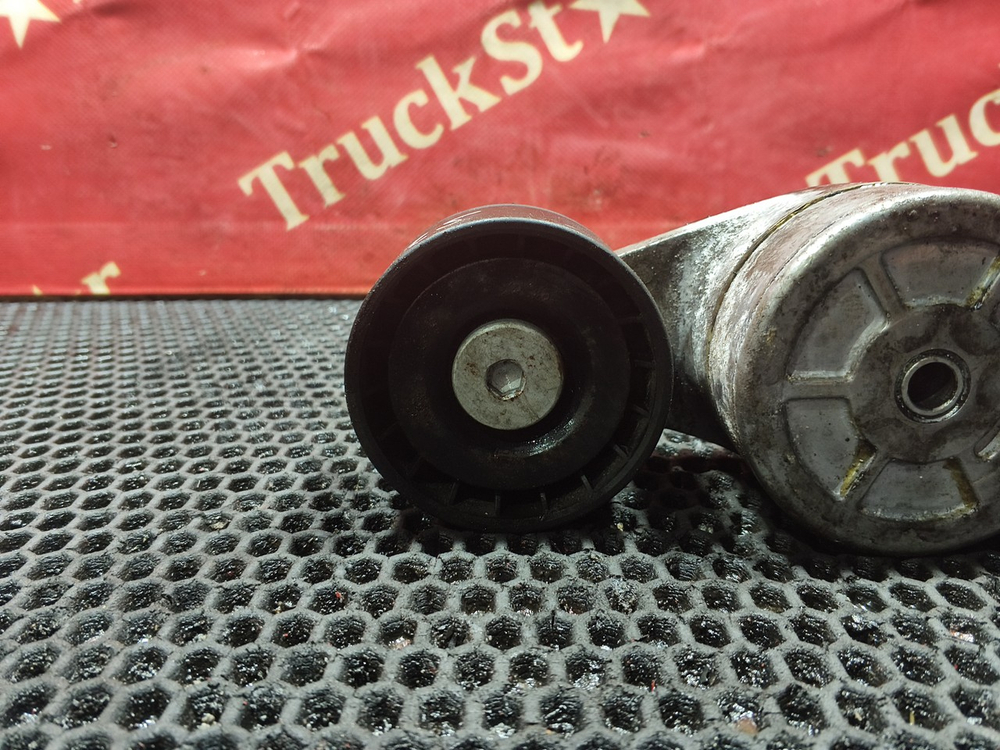 Ролик-натяжитель