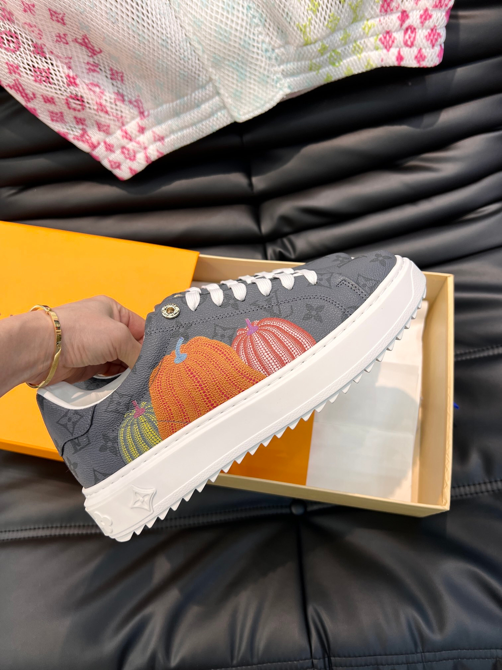 Louis Vuitton Time Out