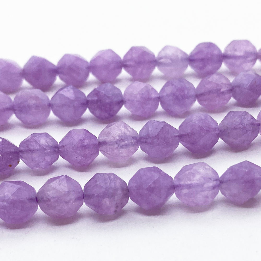 Бусины Кварц крупной огранки, тонированный, цвет лавандовый, размер около 8 мм, цена за 12 шт (1/4 нити)
