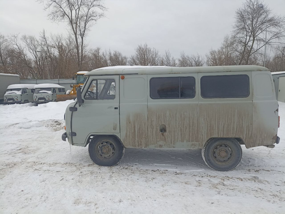 UAZ 3909* Грузопассажирский 390995 (Грузопассажирский, 4+1 мест, без ABS, Бензиновый, 2,7 л, 112 л.с