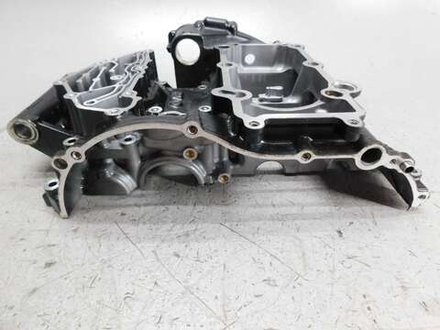 верхняя часть картера Yamaha YZF-R25 G402E