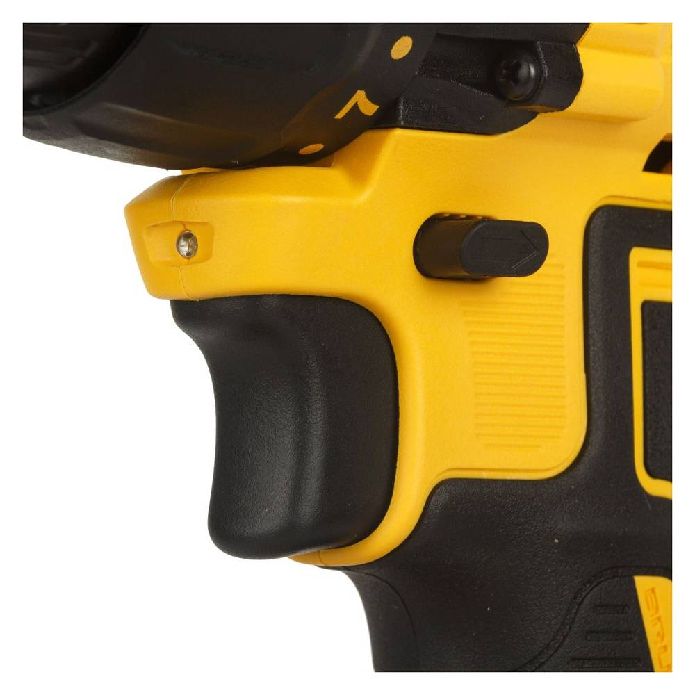 Аккумуляторная дрель-шуруповерт DeWalt DCD777M2T