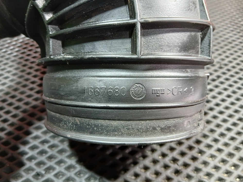 Патрубок воздушного фильтра