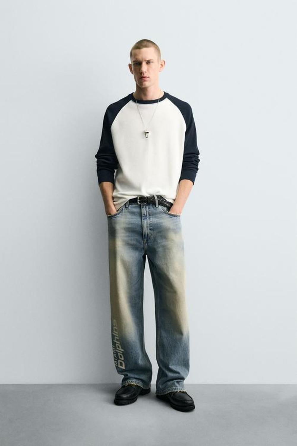 ZARA ДЖИНСЫ RELAXED FIT С ВЫШИВКОЙ NFL MIAMI DOLPHINS, ВЫЦВЕТШИЙ СИНИЙ