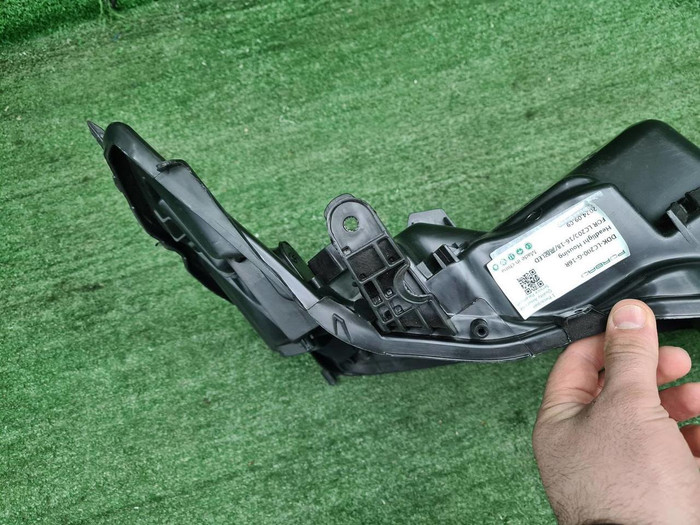 Корпус фары правый Toyota Land Cruiser 200 (15-21)