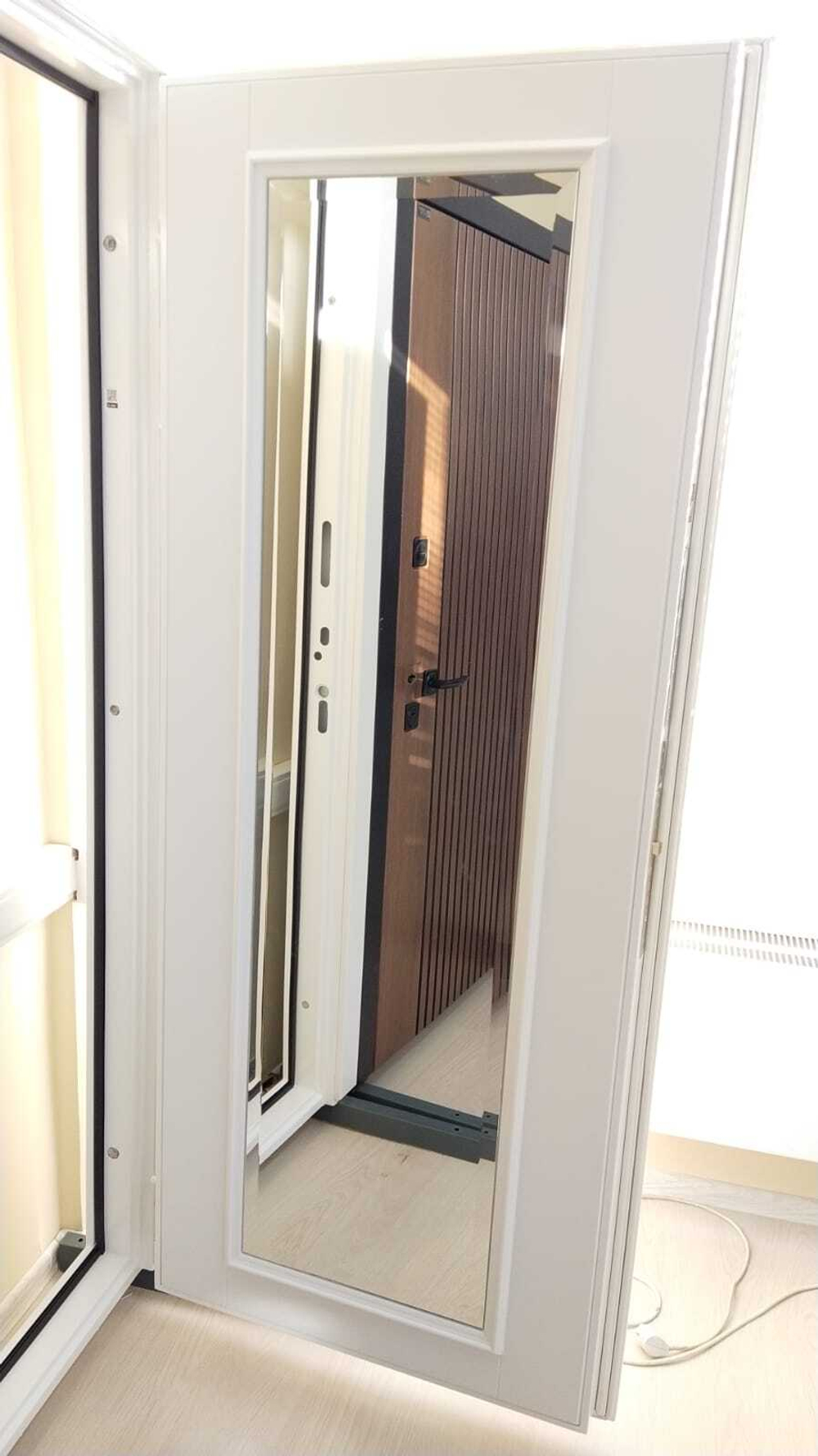 Дверь Входная Лабиринт STORM Зеркало фацет Белый софт