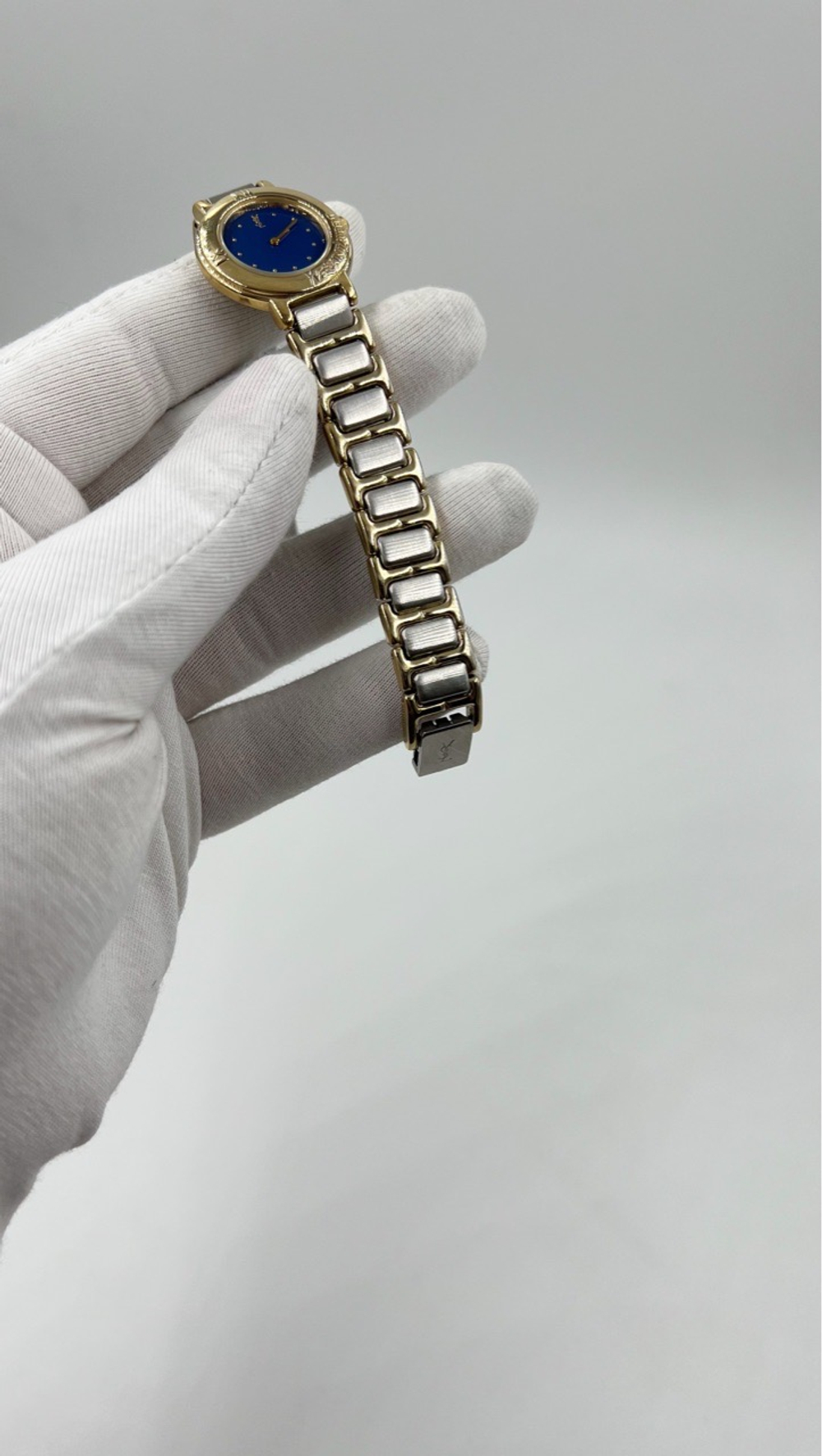 Часы Yves Saint Laurent (только онлайн)