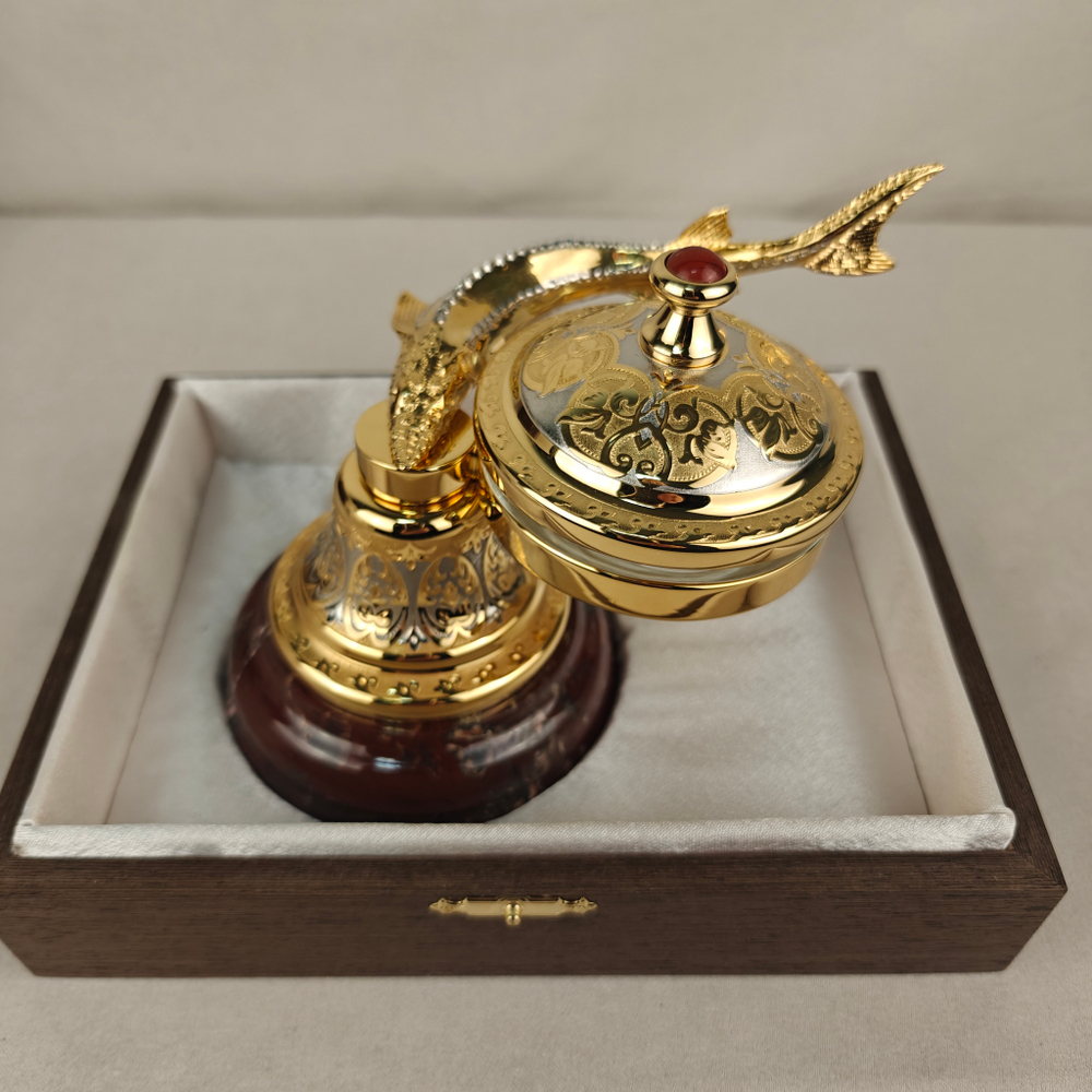 Икорница на яшме "Осетр" (Златоуст)