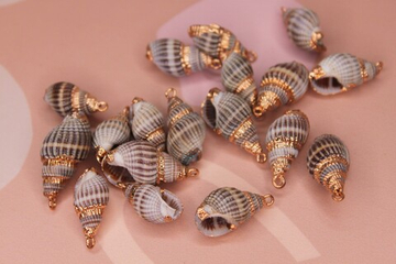 Подвеска ракушка полосатая 23х10 мм