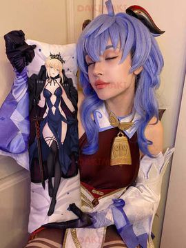 Мини дакимакура Сейбер из Судьба Вселенная арт. M0466, 60х20 см