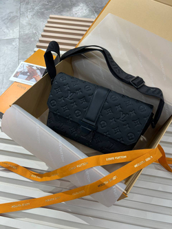 Сумка-мессенджер Louis Vuitton