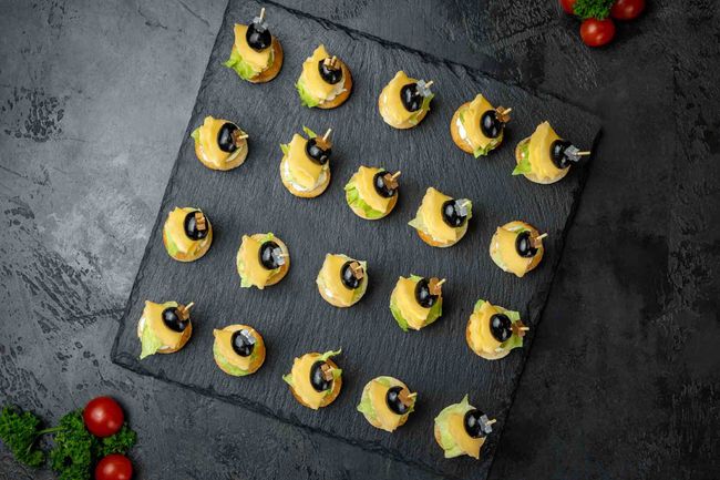 Канапе с сыром гауда, 20 шт.