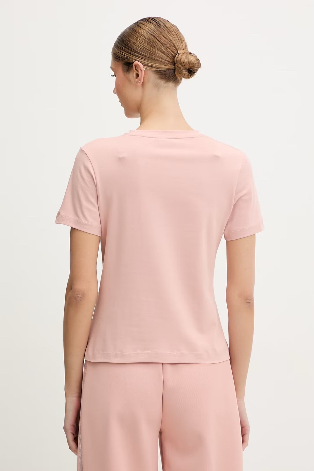 Футболка женская GUESS