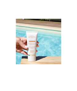 Institut Esthederm Photo Regul Pigmentation Irregularities Unifying Protective Care - комплексный уход за обесцвеченной кожей с высокой степенью защиты от ультрафиолета /   50  ml  / GTIN 3461020012355