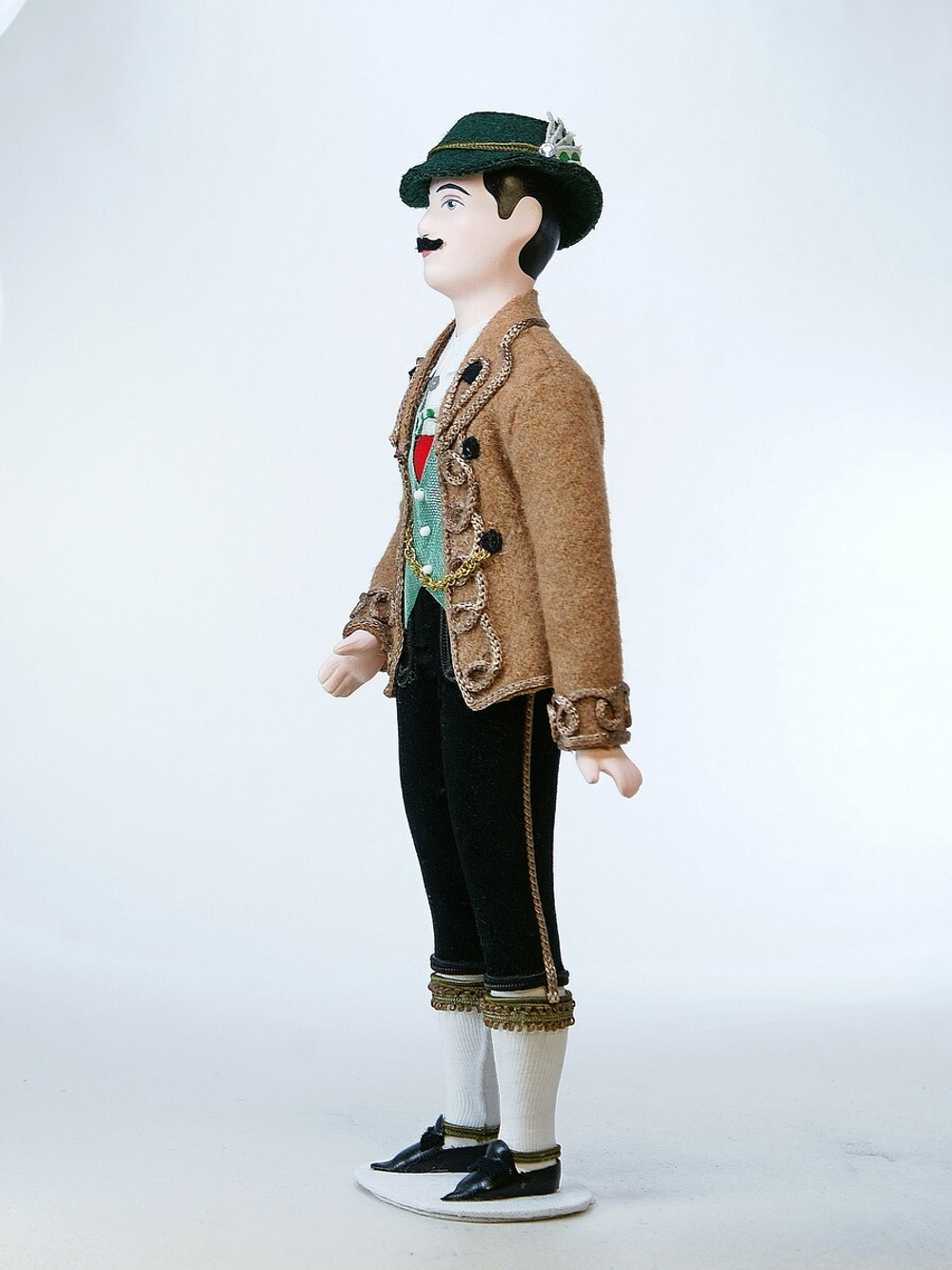 Кукла фарфоровая в Мужском национальном немецком костюме 20в. Бавария