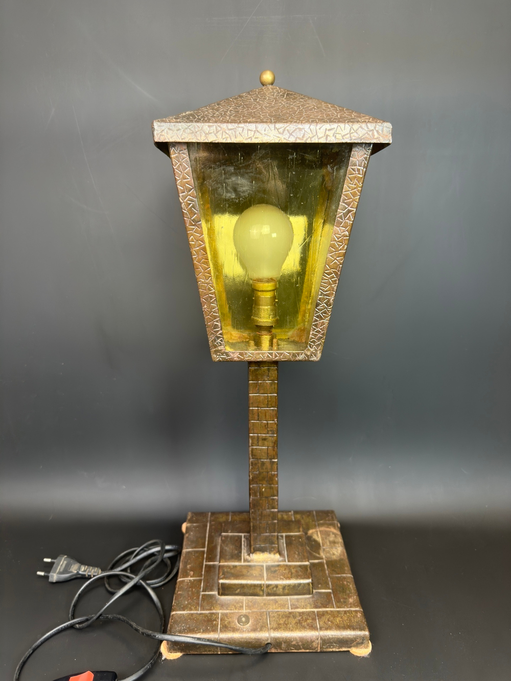 Настольная лампа — «Уличный фонарь»