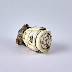 Нэцкэ Девочка с волшебным веером