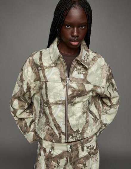 BERSHKA Джинсовая укороченная куртка с принтом, темно-серый