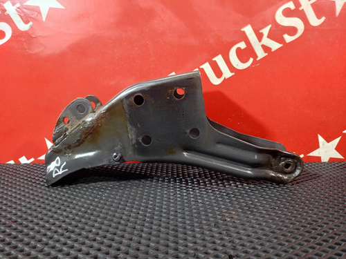 Кронштейн замка кабины левый