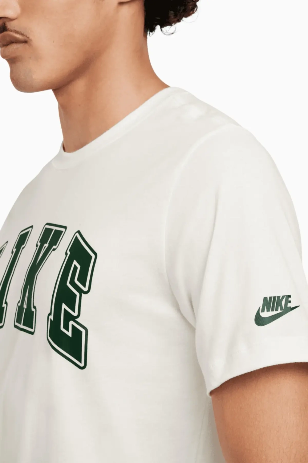 Футболка Nike Sportswear Club - бежевый