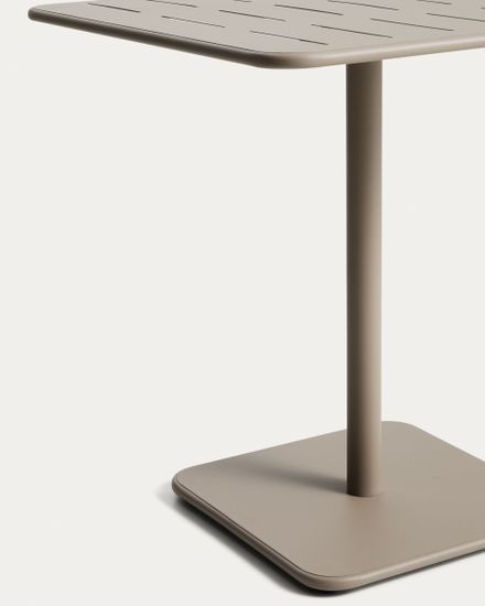Уличный стол Brai из оцинкованной стали бежевого цвета, 70 x 70 см
