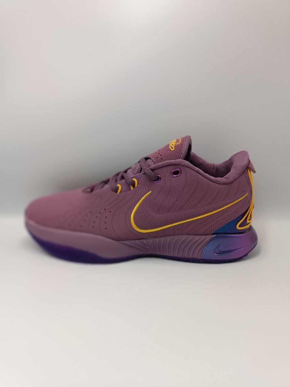 Купить Nike LeBron 21 Purple Rain