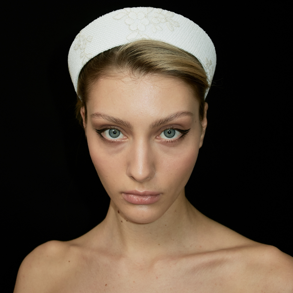 Кокошник белый с гипюром